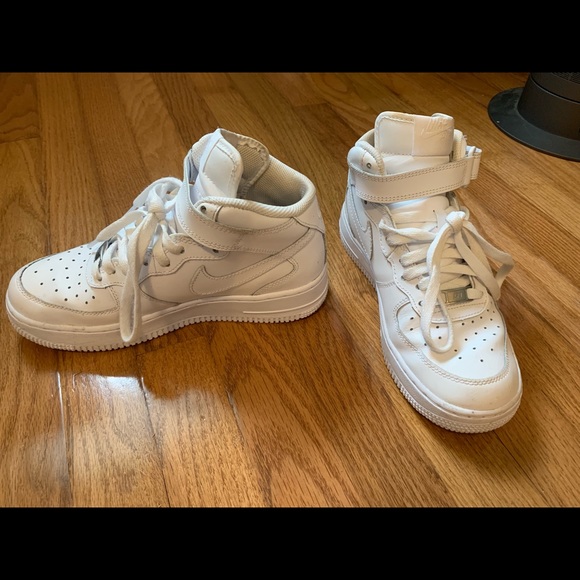 Nike Shoes - Nike Air Force 1 Mid